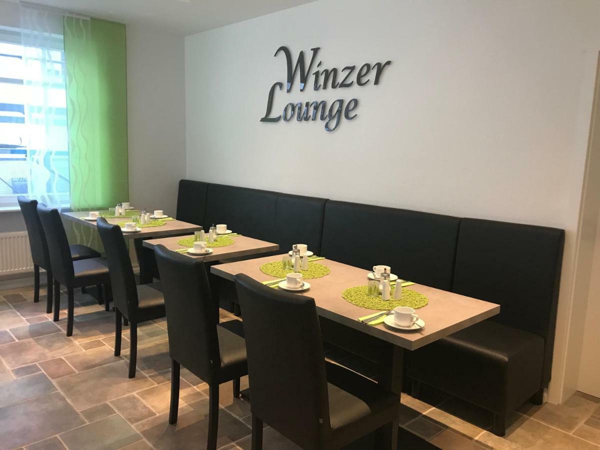 Winzer Lounge Gastezimmer แดร์เนา ภายนอก รูปภาพ